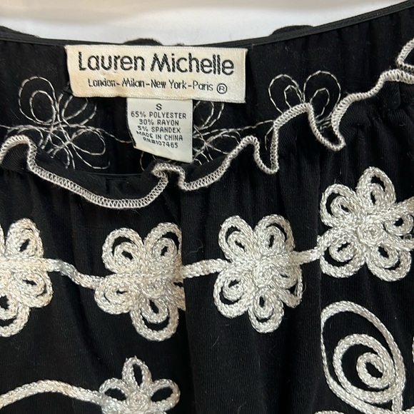 Lauren Michelle embroidered floral stretch off shoulder knit top S - Picture 2 of 3